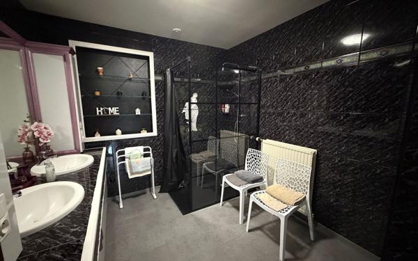 Maison à vendre    11 pièces •  Wisembach