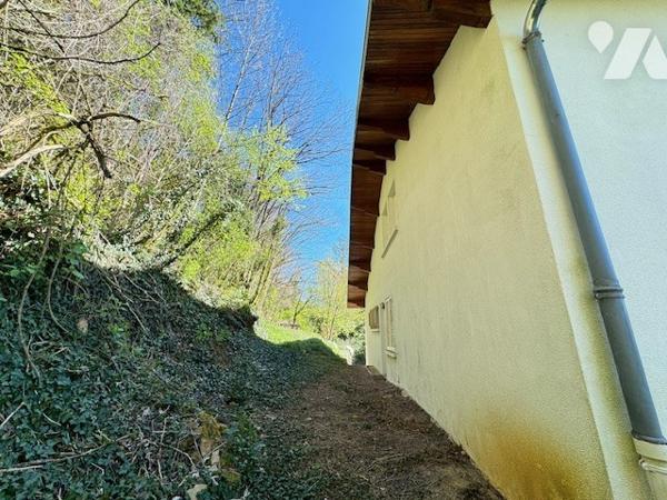 Maison FROTEY LES VESOUL avec grand terrain arboré et 5 chambres avec terrain sur trois niveaux