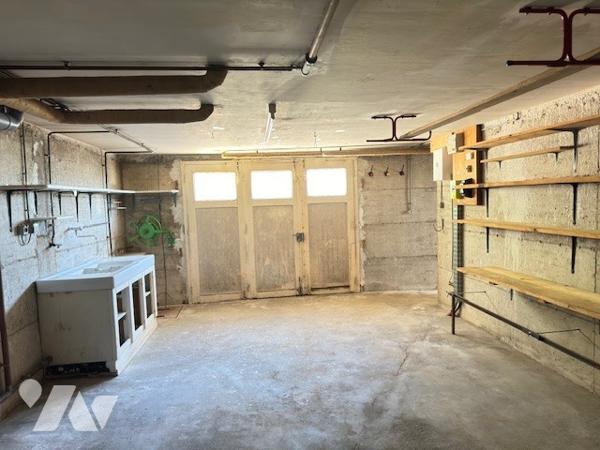 Maison FROTEY LES VESOUL avec grand terrain arboré et 5 chambres avec terrain sur trois niveaux