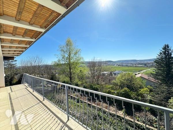 Maison FROTEY LES VESOUL avec grand terrain arboré et 5 chambres avec terrain sur trois niveaux