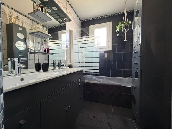 Maison Saint Sebastien Sur Loire 4 pièce(s) 90 m2