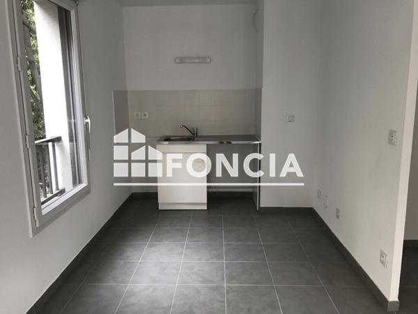 Location Appartement 3 pièces 65.66 m² - RUE DE CRIMEE Marseille 13003