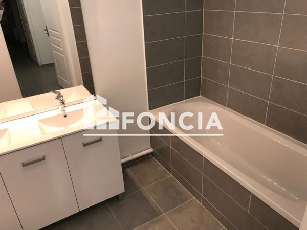 Location Appartement 3 pièces 65.66 m² - RUE DE CRIMEE Marseille 13003