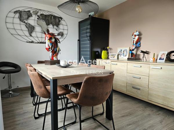 Appartement à FOUGERES, 35300 - 5 pièces 78m²