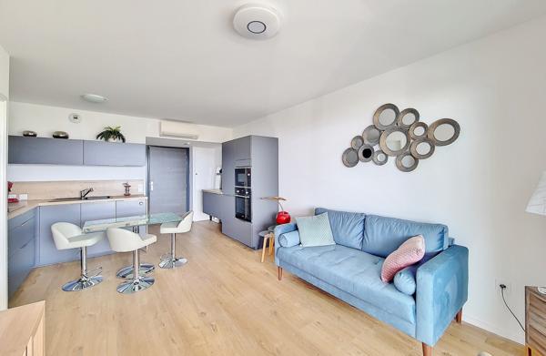 AJACCIO Superbe T2 récent vue mer Ajaccio (20090)