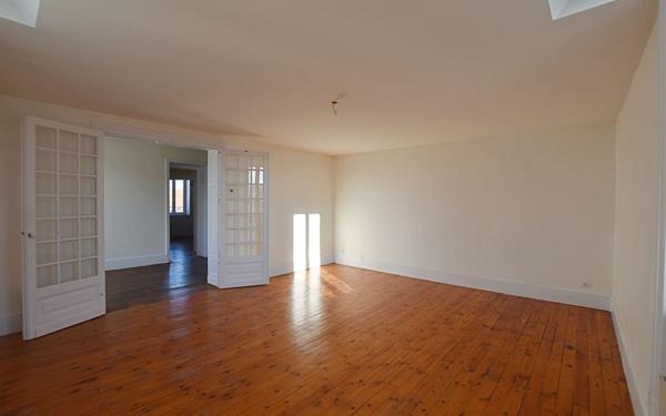 Appartement à vendre    6 pièces • 164,80 m2 Le Coteau