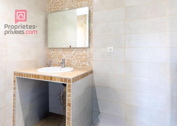 Maison de plain pieds de 103 m2 construite en  2022 à Carpentras. Terrain 302 m2