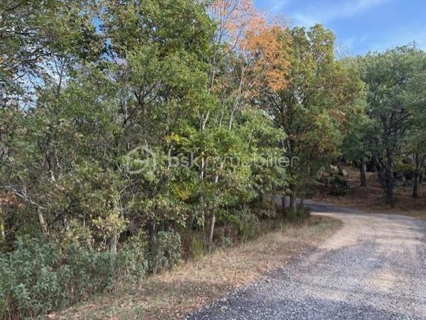 Terrain de 10 850 m²