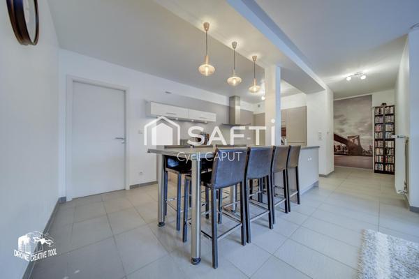 Superbe F3, grande terrasse, garage fermé, cave