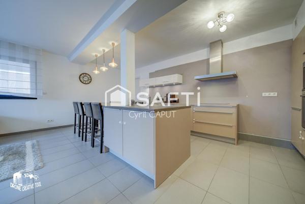 Superbe F3, grande terrasse, garage fermé, cave