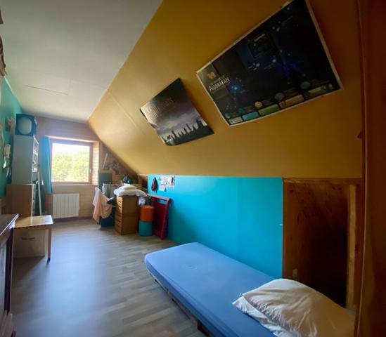 Exclusivité - Maison en bois à Fresnes, proche Contres et à 20 minutes de Blois ? En exclusivité, découvrez cette charmante maison à Fresnes, idéalement située à seulement quelques minutes de Contres et à 20 minutes de Blois. Construite dans les années 2