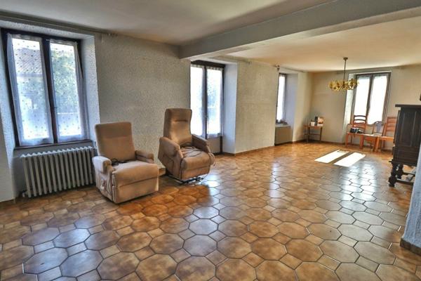 Une maison spacieuse à Audincourt avec fort potentiel