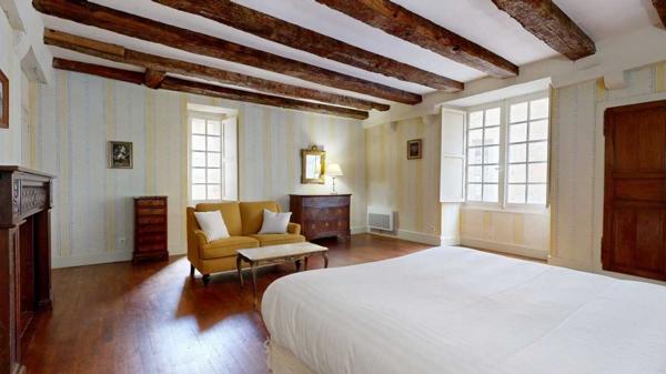 Appartement - Sarlat-la-caneda L'Étage Noble : Quand la Forteresse du XIIIe devient Espace d'Apparat – Sarlat Centre. Visite virtuelle sur demande