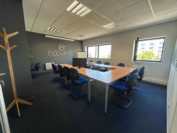 A VENDRE : Beaux bureaux rénovés 127 m2 - NANTES OUEST (intra périph.)