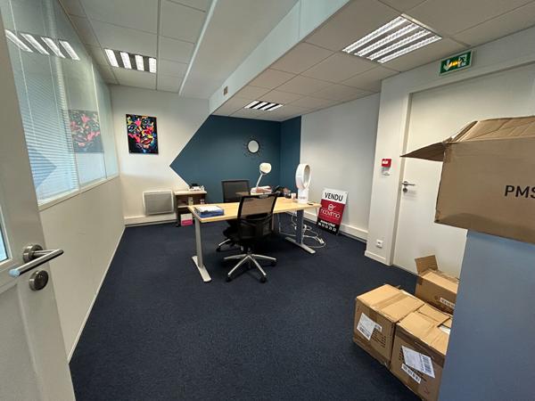 A VENDRE : Beaux bureaux rénovés 127 m2 - NANTES OUEST (intra périph.)