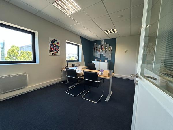 A VENDRE : Beaux bureaux rénovés 127 m2 - NANTES OUEST (intra périph.)