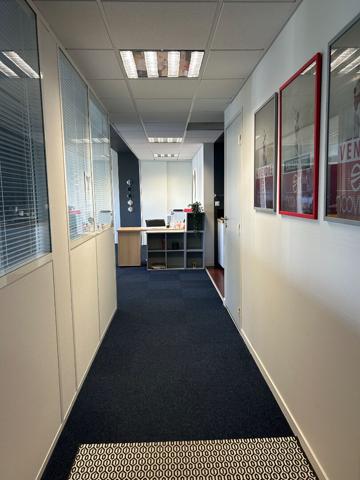 A VENDRE : Beaux bureaux rénovés 127 m2 - NANTES OUEST (intra périph.)
