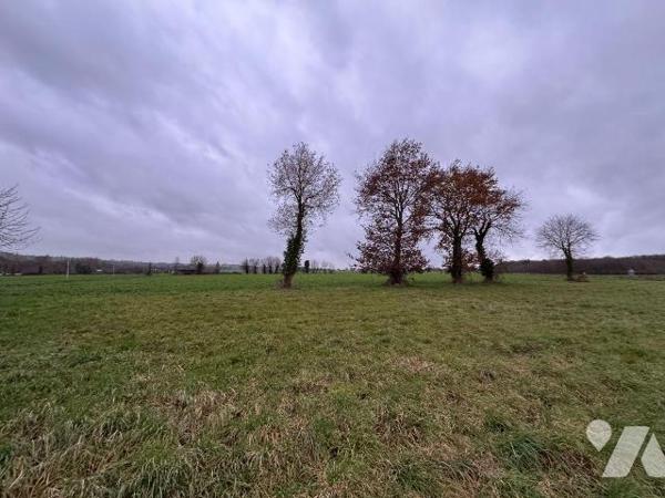 Maison proche de la Baie du Mont Saint Michel.
Une maison à usage d'habitation, comprenant :
...