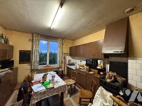 Maison proche de la Baie du Mont Saint Michel.
Une maison à usage d'habitation, comprenant :
...