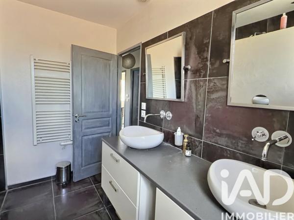 Maison à vendre 5 pièces 135 m² Saint-Martin-de-Crau