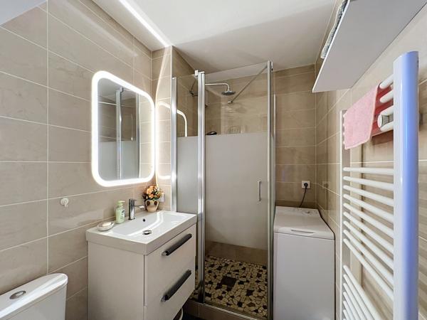 Appartement
         3 pièces
        - 41 m²