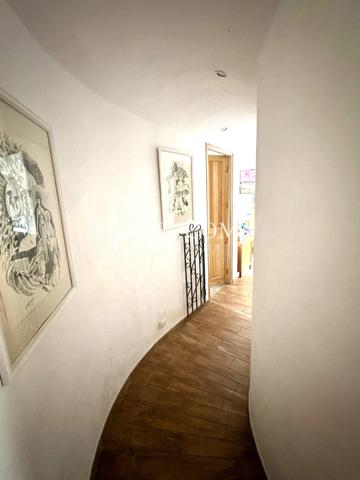 Maison
                                                                                                                                                                                                                                                                                                                        5 pièce(s)                                                                                                                                                                                                          2 chambre(s)                                                                                                                                                                                                          118  m²