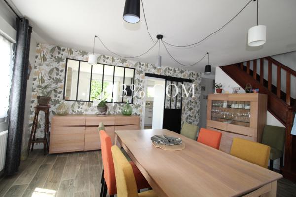 Maison
                                                                                                                                                                                                                                                                                                                        6 pièce(s)                                                                                                                                                                                                          5 chambre(s)                                                                                                                                                                                                          145  m²