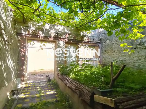 Maison de ville - Nogent Sur Vernisson - 5 pièces 116 m2 - 3 chambres - Grenier aménageable -toit terrasse - jardinet - Atelier - cour - Hangar