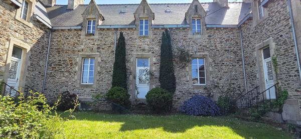 Magnifique Manoir en plein coeur de bourg