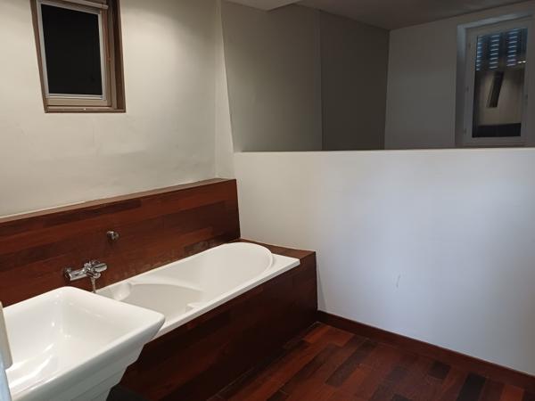 Maison de ville à vendre dans le centre-ville de Saumur, spécial investisseur