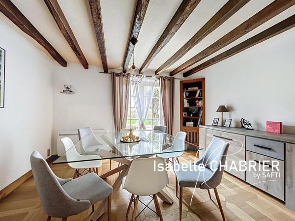 HUILLE, MAISON DE VILLAGE AVEC BEAUX VOLUMES