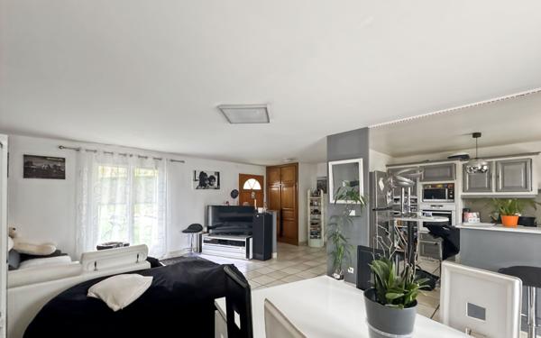 Maison à vendre    4 pièces • 90 m2 Cornille