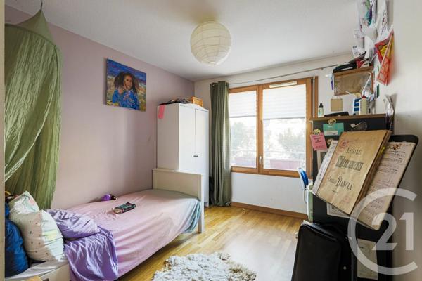 Appartement F4 à vendre  4 pièces - 81 m 2   GRENOBLE  - 38