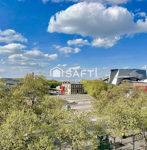 Appartement traversant avec vue dégagée et projet d’ascenseur