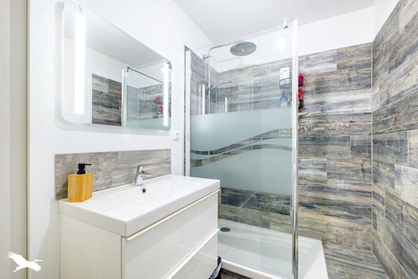 Appartement à vendre |                                       Saint-Priest |                                        3 pièces  |  75 m²