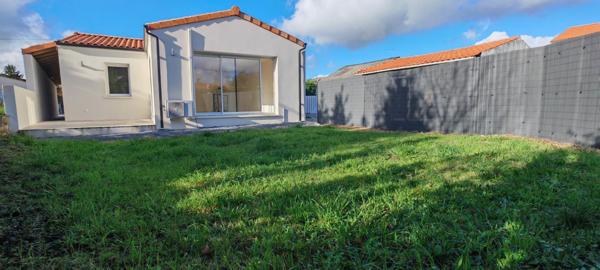 Maison à SAINTES, 17100 - 5 pièces 85m²