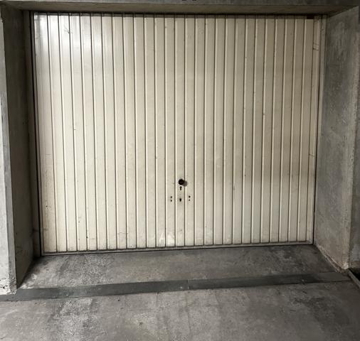 Parking
        
        - 15 m² 28 000 € *