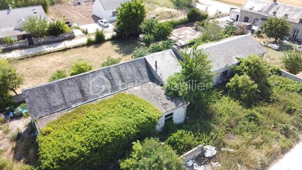 Ancien local industriel à fort potentiel situé sur le secteur de Malesherbes (45330), offrant une belle opportunité de transformation en habitation. 
Permis de construire en cours de validité permettant un projet d’aménagement avec possibilité de créer deux habitations d’environ 179 m² chacune (358 m² au total). Assainissement individuel à prévoir. Idéal pour un projet familial, un investissement ou une division. 
À découvrir sans tarder !