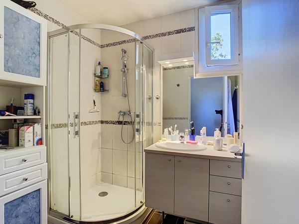 MAISONS-ALFORT - 4 PIÈCES 79m² LC AVEC BOX ET CAVE - 3ÈME ÉTAGE AVEC ASCENSEUR