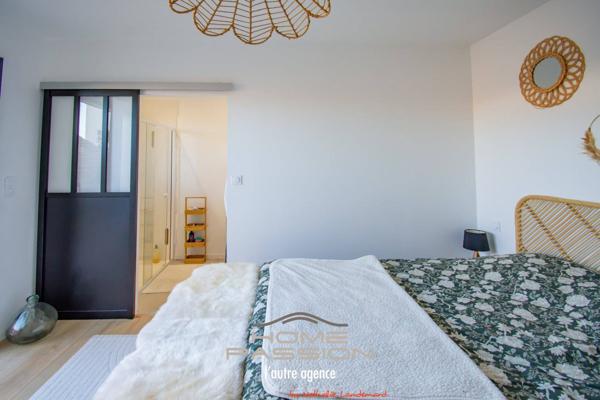 VAUX-SUR-MER  UNE MAISON DE TYPE CITADINE AUX ACCENTS SCANDINAVES