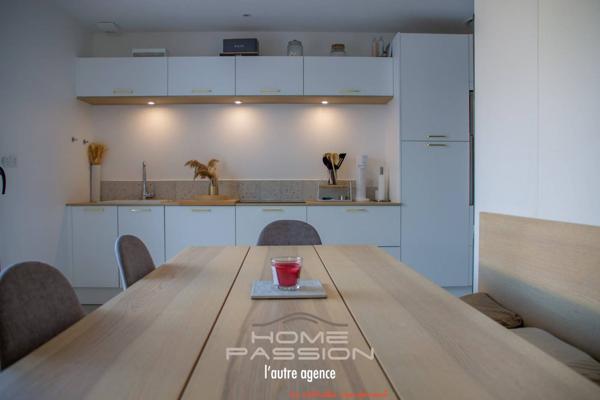 VAUX-SUR-MER  UNE MAISON DE TYPE CITADINE AUX ACCENTS SCANDINAVES