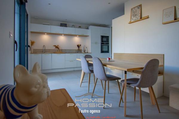 VAUX-SUR-MER  UNE MAISON DE TYPE CITADINE AUX ACCENTS SCANDINAVES