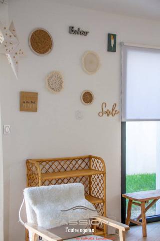 VAUX-SUR-MER  UNE MAISON DE TYPE CITADINE AUX ACCENTS SCANDINAVES