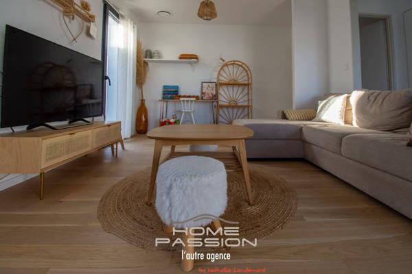 VAUX-SUR-MER  UNE MAISON DE TYPE CITADINE AUX ACCENTS SCANDINAVES