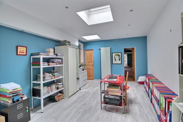 Maison Massy 106 m² environ édifiée sur terrain de 306 m² garage, remise et cave