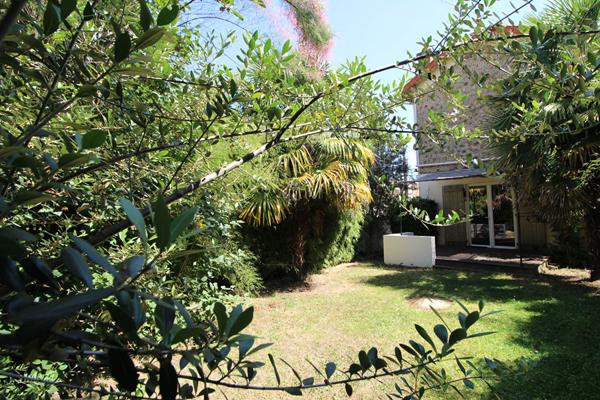 Maison Massy 106 m² environ édifiée sur terrain de 306 m² garage, remise et cave