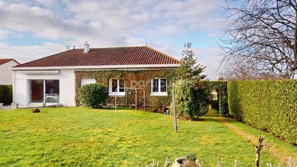 Vente Maison159 m² - 7 Pièces - MORTAGNE SUR SEVRE (85290)