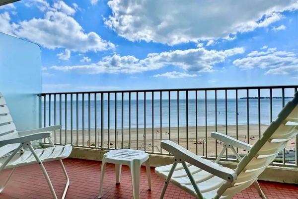 STUDIO DE 27M2-TERRASSE 8M2-FACE MER-DERNIER ETAGE-QUARTIER ACQUABAULE-PLACE DE PARKING EXTERIEURE