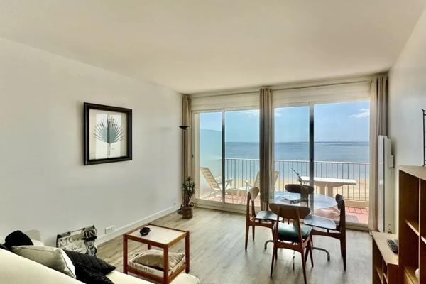 STUDIO DE 27M2-TERRASSE 8M2-FACE MER-DERNIER ETAGE-QUARTIER ACQUABAULE-PLACE DE PARKING EXTERIEURE