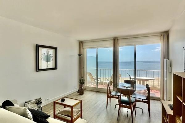 STUDIO DE 27M2-TERRASSE 8M2-FACE MER-DERNIER ETAGE-QUARTIER ACQUABAULE-PLACE DE PARKING EXTERIEURE